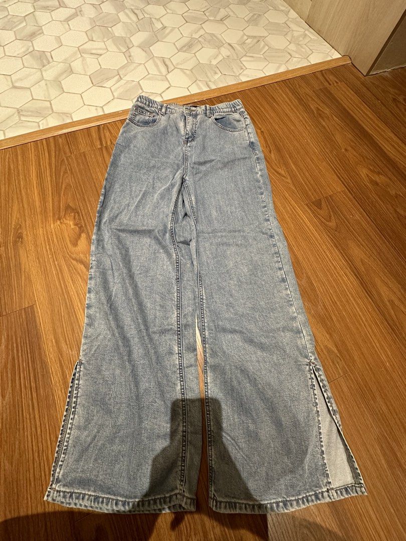 Urban Revivo Pants (Category: Jeans) located in Manila. Submitted by gabbies.closet.mnl (Listing ID 1460067060, Image 1). Description: .