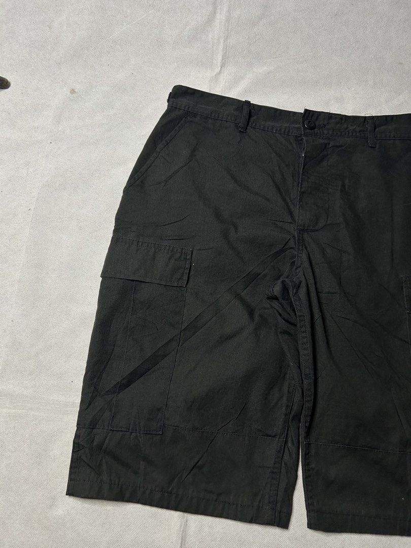 U.S. Military Surplus Utility Shorts (Category: Shorts) located in Iloilo. Submitted by noy_thrift (Listing ID 1460038019, Image 2). Description: U.S. Military Surplus Utility Shorts Waistline 34 Length 24 Leghole 11 Excellent Condition No Issue.