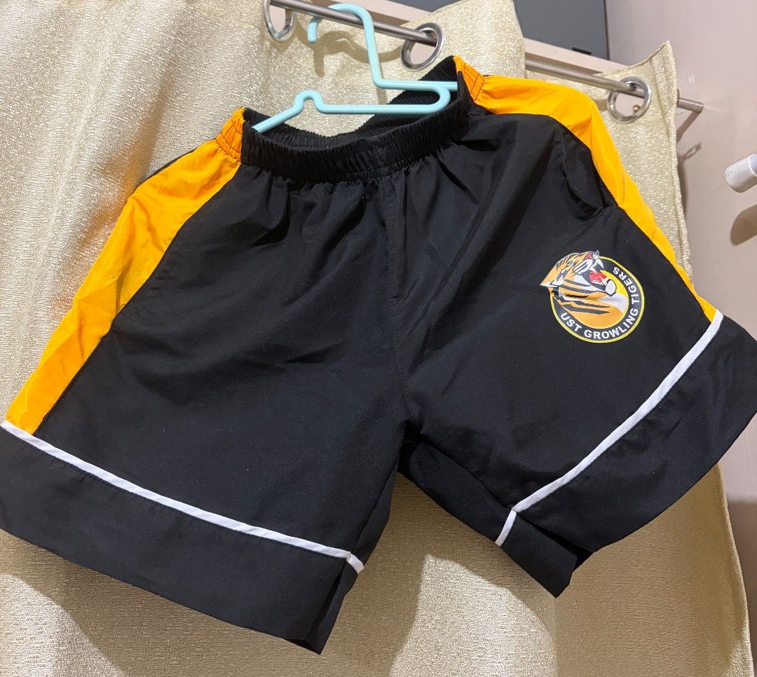 UST PATHFIT VOLLEYBALL UNIFORM (Category: Activewear) located in Manila. Submitted by maee17 (Listing ID 1459968532, Image 2). Description: - size xs - no number - used only for 1 sem.