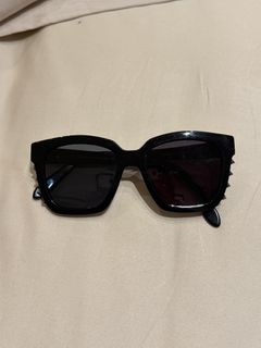 (Category: ) located in . Submitted by michymichcloset (Listing ID 1460060960, Image 1). Description: .