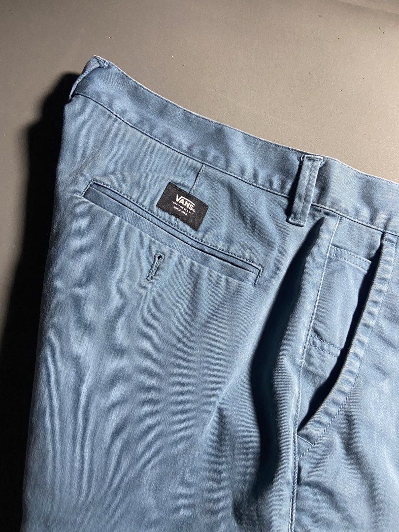 Vans authentic chino short (Category: Shorts) located in Cabuyao City. Submitted by chukz_x (Listing ID 1459954341, Image 2). Description: Vans authentic chino short Size : 34 Dimes : 34W 19.5L Condition : Excellent Issue : none Price : 400 📍READY TO WEAR 📍Cabuyao Laguna.