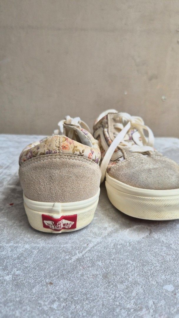 Vans Old Skool Floral Suede Sneakers (Category: Sneakers) located in Marikina City. Submitted by kayciigii (Listing ID 1460065988, Image 2). Description: - Vans Old Skool sneakers - Eye-catching floral print - Suede accents - Cream laces and soles - Classic side stripe detail - Perfect for everyday casual style - Shows some signs of wear on suede and soles.