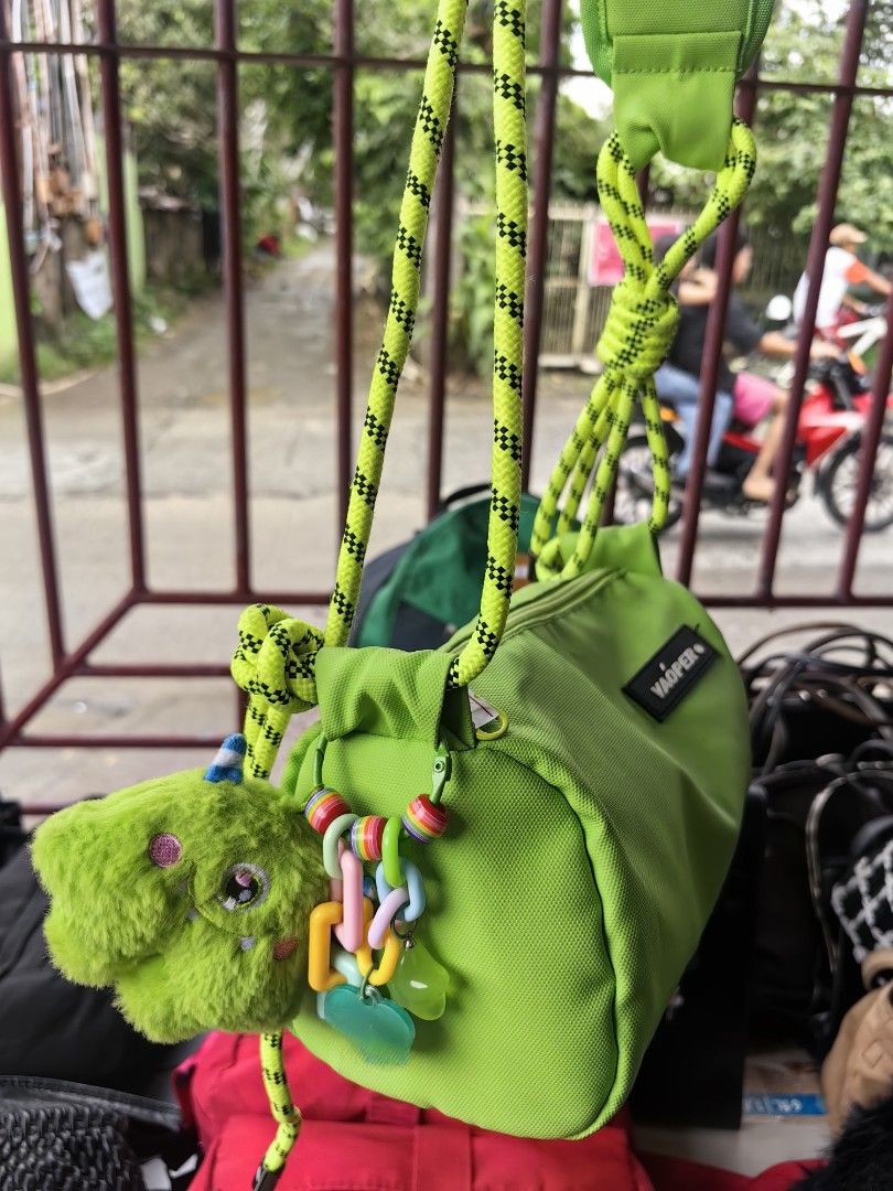 Vaoper cross body bag unisex (Category: Cross-body Bags) located in Calamba. Submitted by princesspauliney. (Listing ID 1459968509, Image 2). Description: Need wash naka display sa pwesto Shoppee check out.