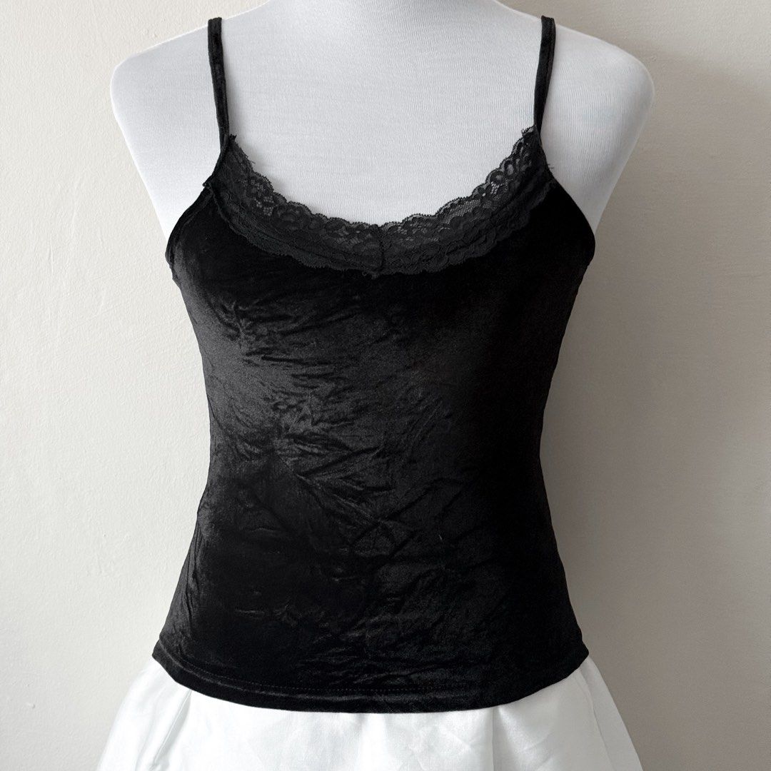 Velvet Lace Trim Cami Top (Category: Others Tops) located in Antipolo. Submitted by rosywardrobe (Listing ID 1460094256, Image 3). Description: 🎀 MAKE READING A HABIT 🎀 • No order form, no reservation! • Strictly 1 day reservation • Payment first before order processing • No return, No exchange • Don’t make an offer if you’re not 100% sure • No shipping every weekends — PAYMENT CHANNELS — • GCash • Gotyme • Maya • BDO • BPI • Unionbank — DELIVE