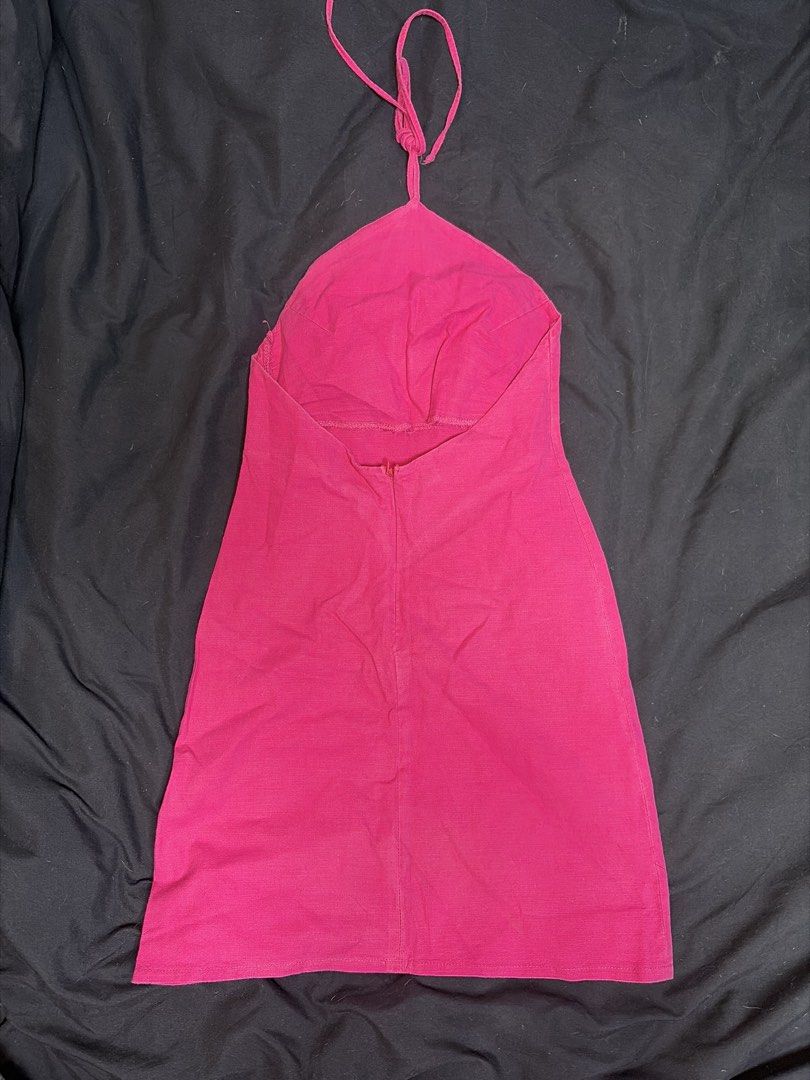 Vida hot pink linen halter tie dress (Category: Dresses) located in Quezon City. Submitted by shopsoph (Listing ID 1460068623, Image 2). Description: hot pink linen dress perfect for brunch!! loved this dress so much but not my style anymore and its a bit too short for me now :D .