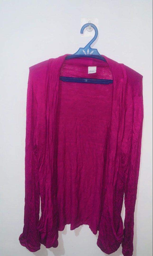 Vintage (Category: Blouses) located in Pasig City. Submitted by monad13q (Listing ID 1460088105, Image 1). Description: - vintage stretchable medium size but fit to large - matibay super lambot perfect kasi maulan lalo pag papasok sa work or school fits in all occasions original yan - fuchsia/magenta lightweight open-front cardigan, typically styled with an asymmetrical or waterfall drape and crafted from a soft, fluid knit fabric like rayon or j