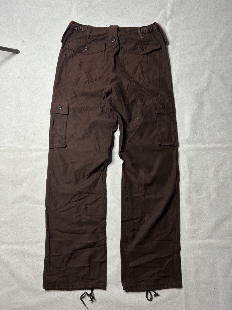 Vintage 1990’s Army Utility Cargo Pants (Category: Jeans) located in Iloilo. Submitted by noy_thrift (Listing ID 1460043450, Image 3). Description: Vintage 1990’s Army Utility Cargo Pants Waistline 32 Thighs 12.5 Knee 9.6 Leghole 9 Inseam 31.5 Outseam 43 Front Rise 12 Back Rise 14.2 Excellent Condition No Issue.
