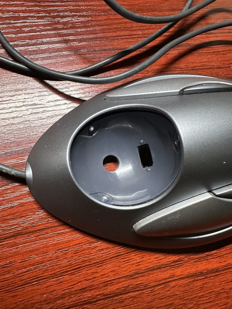 Vintage 1997/1998 logitech Trackman Marble FX Mouse (Category: Announcements) located in Baao. Submitted by revamped.co (Listing ID 1460039520, Image 3). Description: Vintage 1997/1998 logitech Trackman Marblr FX Mouse Verygood Condition Working No Issue Signs of Usage.