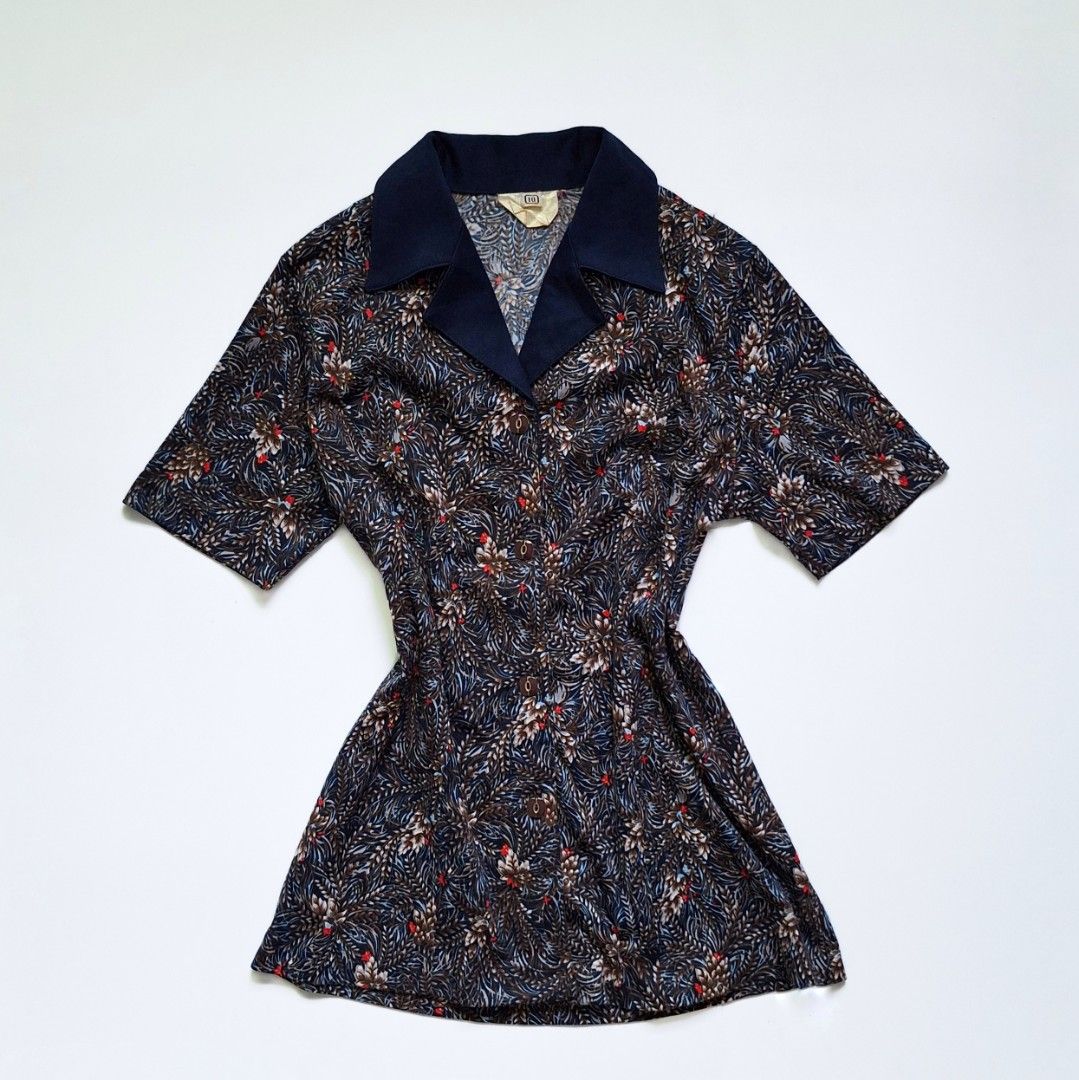 Vintage 70s Grandpa Retro Floral Blouse Top (Category: Blouses) located in Tarlac. Submitted by cheesecaakee (Listing ID 1460084910, Image 1). Description: size: s-m price + sf mop: Gcash | MariBank mod: J&T.