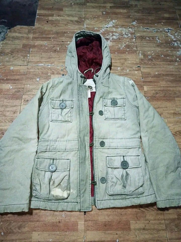 vintage abercrombie jacket (Category: Coats, Jackets and Outerwear) located in Manila. Submitted by gllysv (Listing ID 1460062581, Image 1). Description: stain on lower left pocket but all are in good condition.