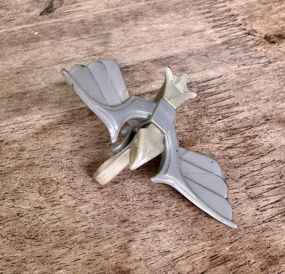 Vintage Backlash Silver Hawks Bird Accessory (Category: Vintage Collectibles) located in Mandaluyong City. Submitted by collectorsobsessions (Listing ID 1460069853, Image 1). Description: Vintage Backlash Silver Hawks Bird Accessory - Figure in Good condition. - Accessory for Flashback figure. - Head and tail a bit yellowish due to age. - Comes as is, what you see is what you get. - PRICE: P1,500.