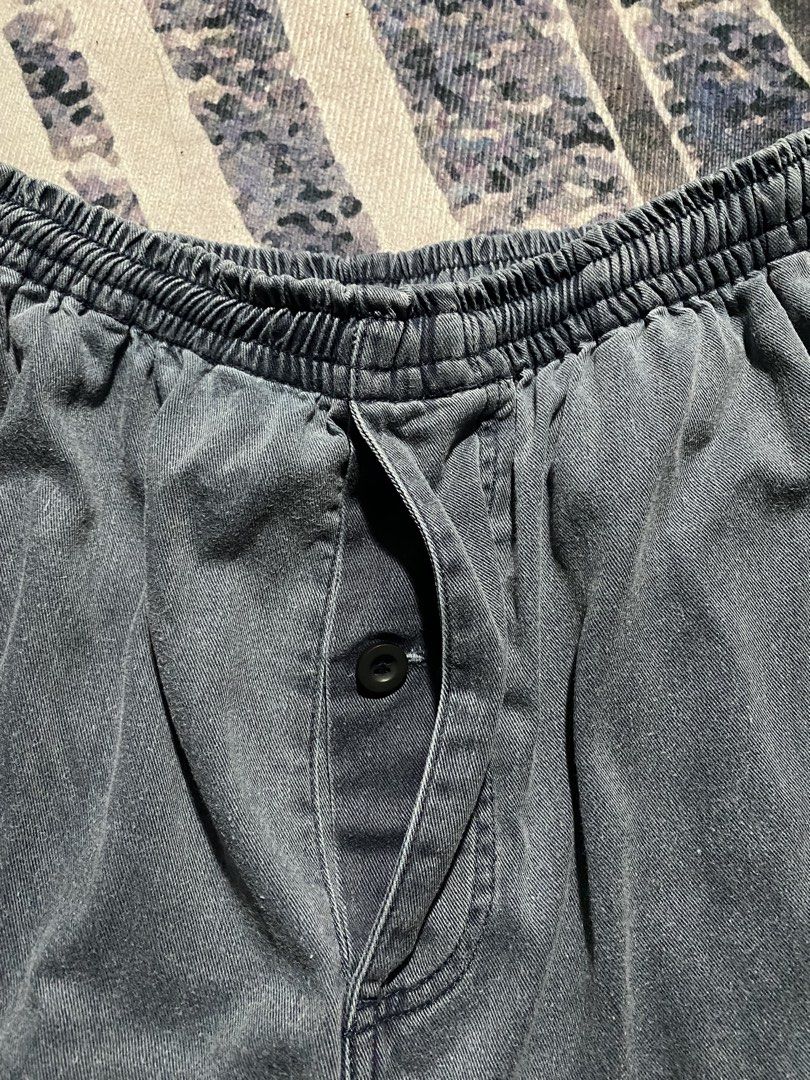 Vintage Bitch short (rare) (Category: Activewear) located in Goa. Submitted by _rawgallery (Listing ID 1459994436, Image 2). Description: size on tag : m waist : 24 ( stretchy ) length : 21 leg open : 13.