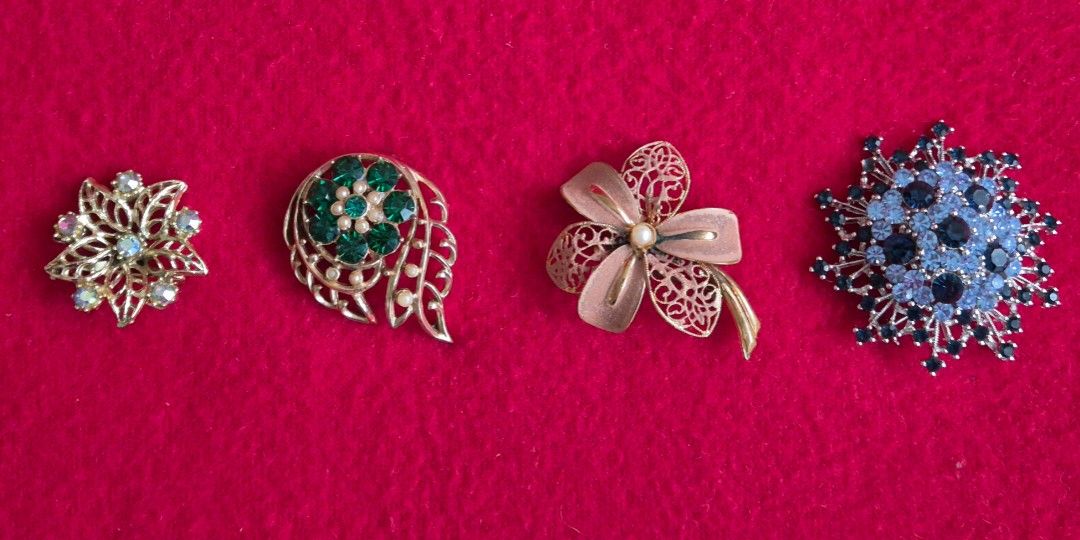 Vintage Brooches (Category: Brooches) located in Makati City. Submitted by maydeleo1 (Listing ID 1459929041, Image 3). Description: Assorted Vintage Brooches prices Php300 to Php600 *Thai Brooches Php600 each *Pearl Brooch Php400 each *Bamboo Brooch Php400 each *Middle Row Brooches (Silver, Blue Bouquet, Light Blue, Round Flower, Green, 3-petal flower, Blue Studded) - Php300 each *Dolphin Brooch- Php300 *Lady Face Brooch - Php400 *Bird Brooch - P