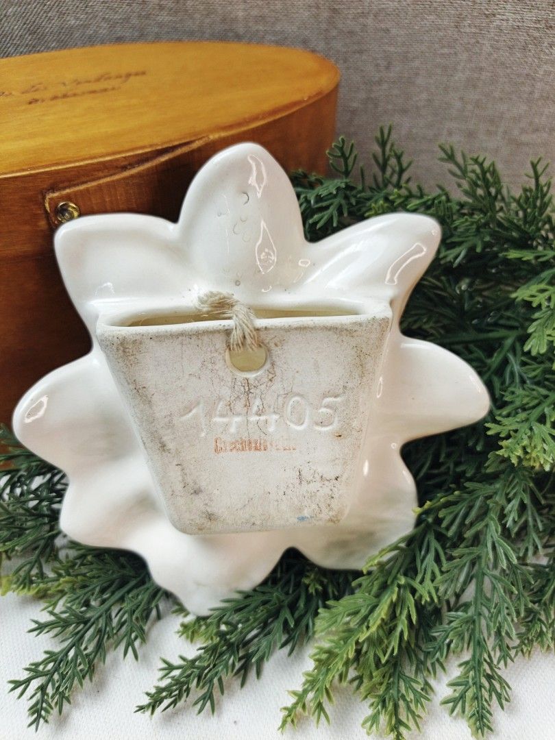Vintage Ceramic Flower Wall Hanging Planter (Category: Other Home Decor) located in Baguio. Submitted by rustyribbon (Listing ID 1459933408, Image 3). Description: vintage ceramic wall pocket est 5.5" X 5.5" 180 +sf mop: gcash/maya mod: j&t payo.