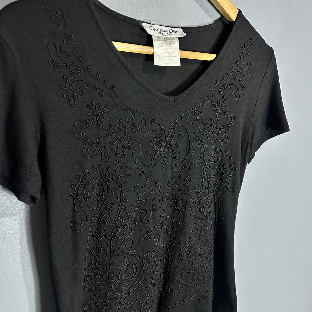 Vintage christian dior tops (Category: Blouses) located in Mangaldan. Submitted by restyle.fitv2 (Listing ID 1459943071, Image 2). Description: vintage Christian dior tops Size smallto medium Length 22 Width 16 No issue.