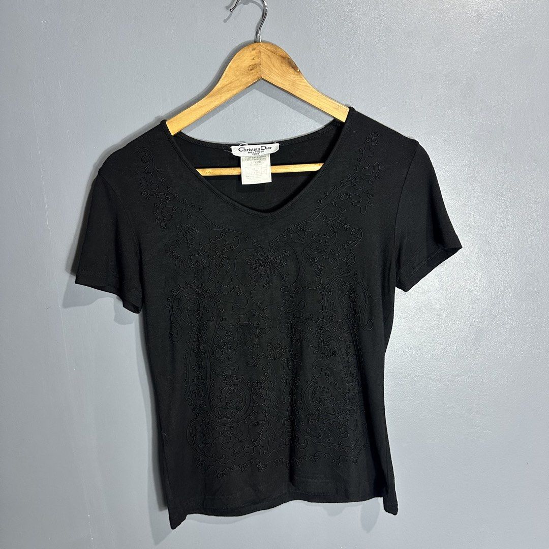 Vintage christian dior tops (Category: Blouses) located in Mangaldan. Submitted by restyle.fitv2 (Listing ID 1459943071, Image 1). Description: vintage Christian dior tops Size smallto medium Length 22 Width 16 No issue.