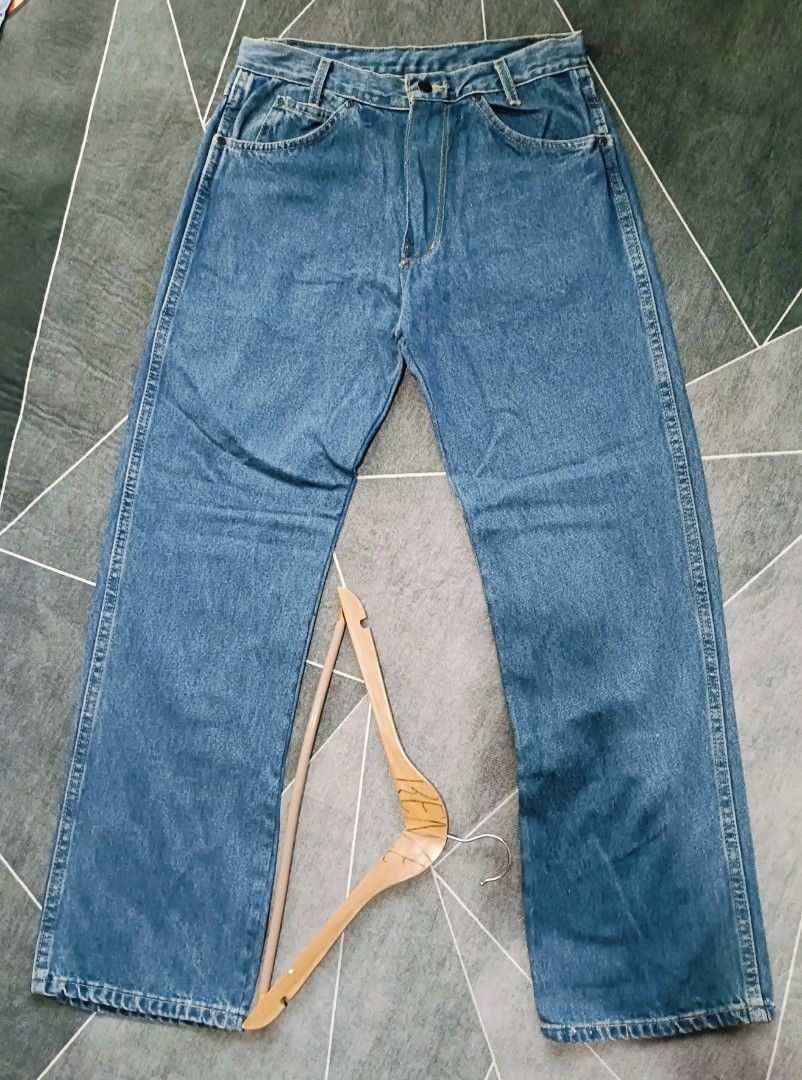 Vintage Dickies Jeans (Authentic) (Category: Jeans) located in Cebu City. Submitted by renzecamingay (Listing ID 1460036974, Image 1). Description: Vintage Dickies Jeans Excellent Condition Small fit Waist 30 Length 41 850 Plus ship Only Thank you and GOD bless ☺️.