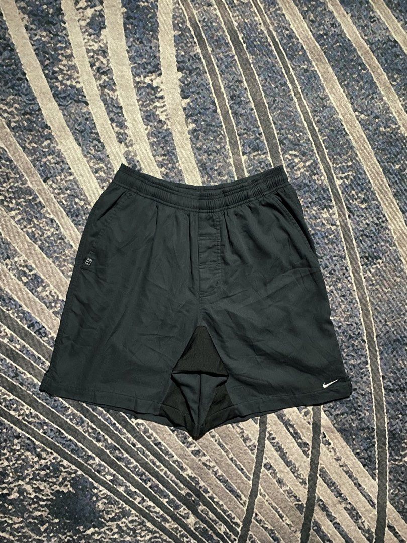 Vintage nike short ( authentic ) (Category: Activewear) located in Goa. Submitted by _rawgallery (Listing ID 1459992283, Image 1). Description: size on tag : l waist : 26 (stretchy) length : 18.5 leg open : 13.