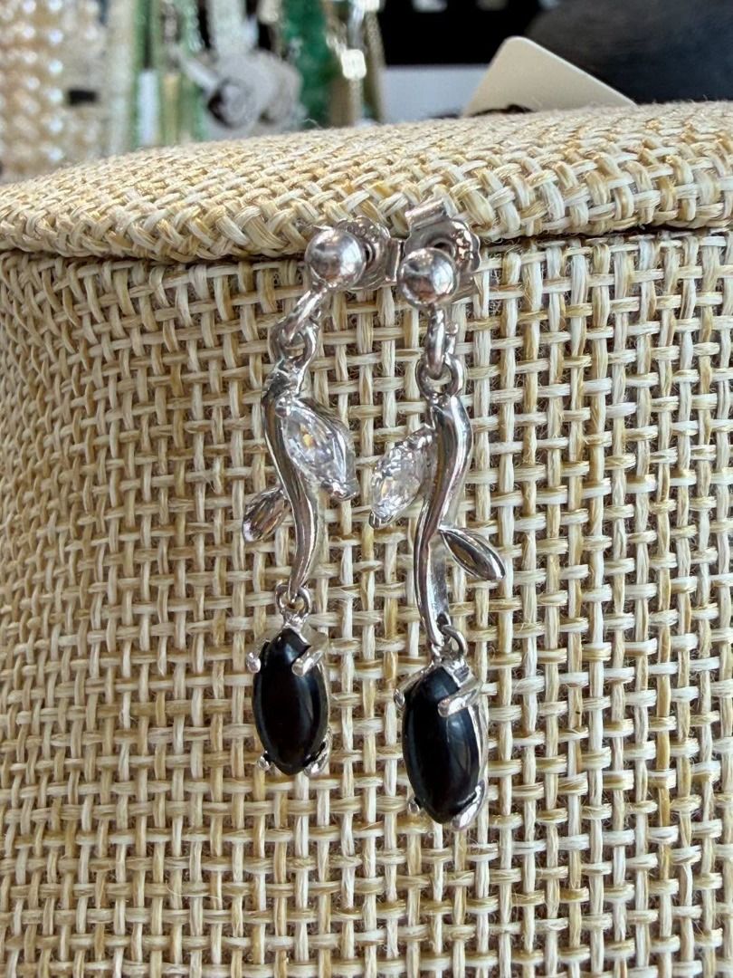 VINTAGE ONYX SILVER EARRINGS (Category: Earrings) located in Baguio. Submitted by asna_taku (Listing ID 1459991594, Image 1). Description: 🖤✨ VINTAGE ONYX SILVER EARRINGS ✨🖤 For the ladies who love their jewelry with a little mystery, movement & vintage charm. 🖤 Beautiful dangling earrings featuring sleek black onyx accents paired with sparkling marquise-cut clear stones, all set in an elegant floral-inspired silver design. The elongated silho