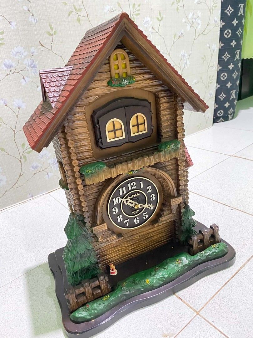 Vintage rhythm small world clock (Category: Looking For) located in Caloocan City. Submitted by noeld316982578 (Listing ID 1460040606, Image 3). Description: pm sa my gusto working Taguig location.