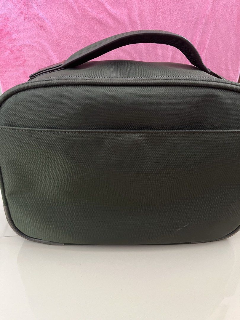 Vintage Samsonite Sling Suitcase Travel Bag (Category: Sling Bags) located in Daet. Submitted by UkayanNiAnj (Listing ID 1459934388, Image 2). Description: -Multiple pockets, Exterior slip pocket, Interior pockets -Divided compartments -Detachable strap - Top handle - Dimensions: Approximately 13 inches x 9 inches x 5 inches -Flaws: minimal rubs/scratches (please refer to photos 7-10).