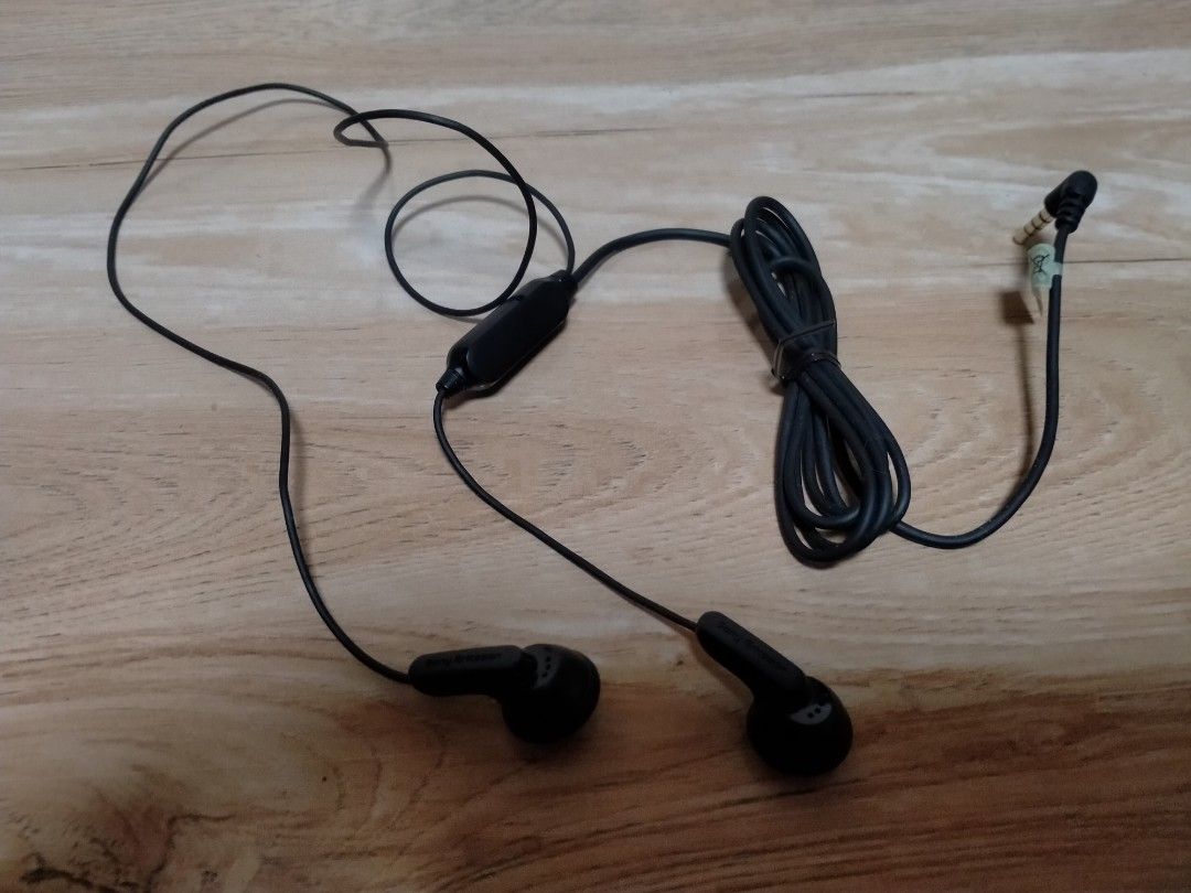SONY ERICSSON EARPHONE (Category: Earphones) located in Cabuyao City. Submitted by Bike_Clothing10 (Listing ID 1459916361, Image 1). Description: READ FIRST... FOR SALE: SONY ERICSSON EARPHONE 3.5mm Jack Excellent Condition Legit All working Collectible item PRICE: 800 + SF PICK UP OR SHIPPING ONLY LOCATION: Cabuyao Laguna -NO COD/COP- MOP: GCASH COURIER: J&T PM FOR INQUIRIES....