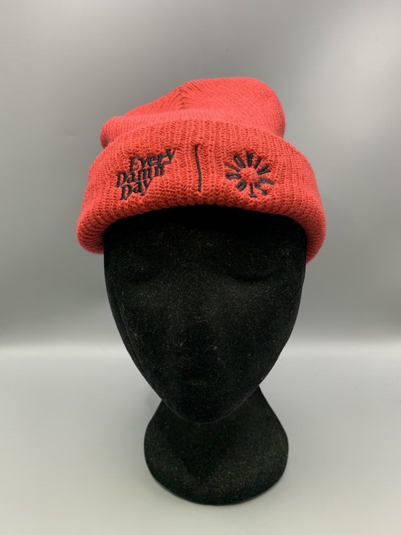 VIVA STUDIO KOMPAKT BEANIE JA (Category: Beanies) located in Bulacan. Submitted by ridersthrift_ph (Listing ID 1460101691, Image 1). Description: Authentic In Great Condition One Size Gcash Payment Bulacan 📍.