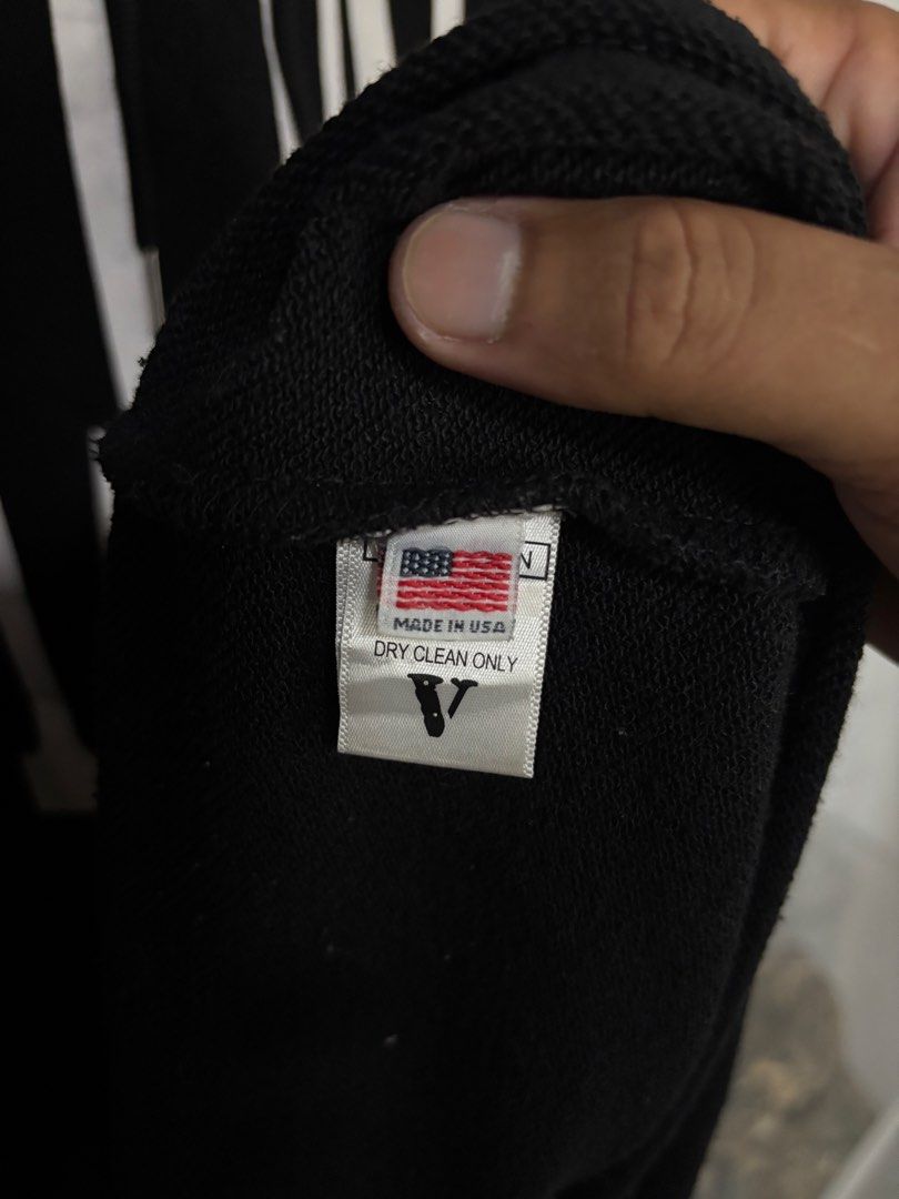 VLONE Black Hoodie 2XL (Category: Hoodies) located in Tarlac. Submitted by ronaldespi39287 (Listing ID 1460001307, Image 3). Description: ▫️VLONE ▫️30x26 ▫️EXCELLENT CONDITION COMPLETE TAGS ▫️COLOR RATE: 10/10 ▫️699 +SF ▫️TARLAC CITY 📍 📩.