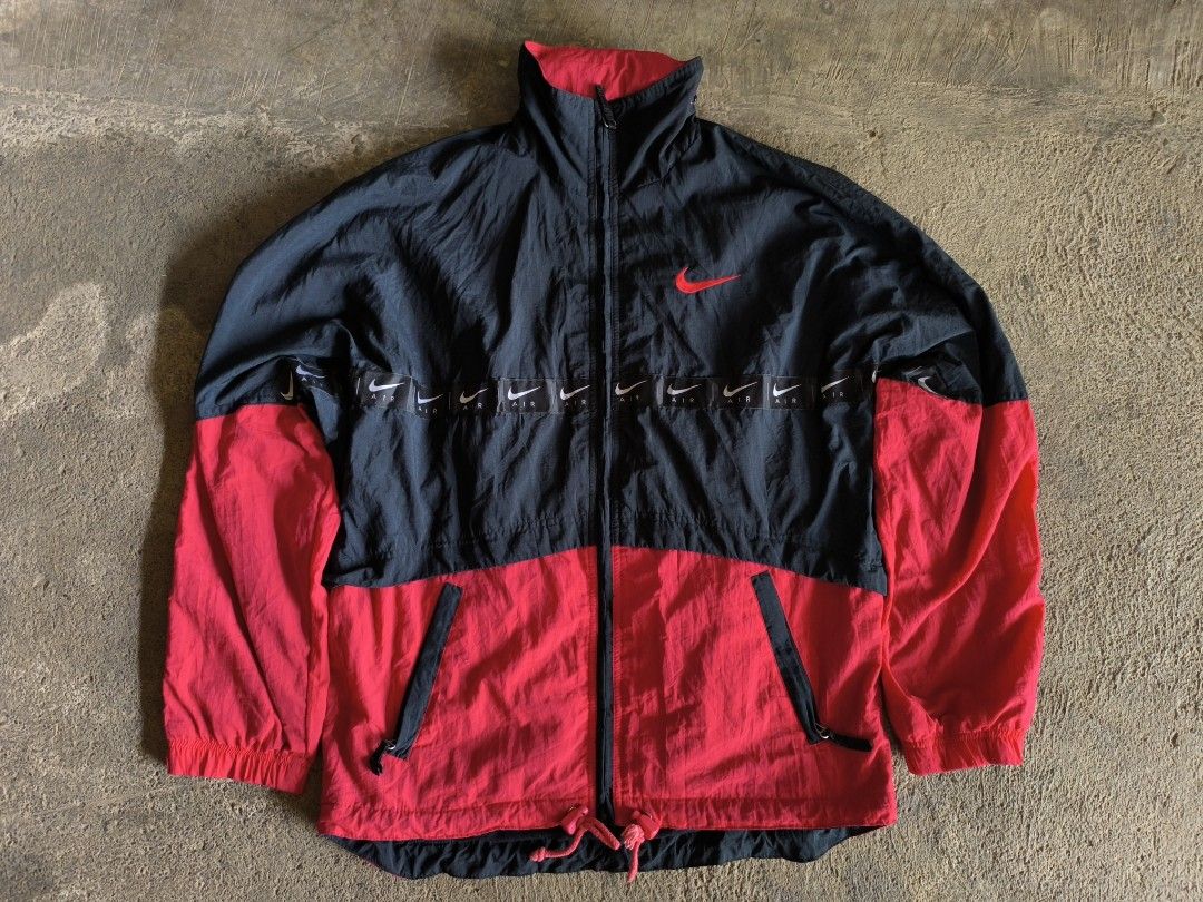 VTG 90's NIKE WINDBREAKER (Category: Coats, Jackets and Outerwear) located in Cotabato. Submitted by sentimentalgoodz (Listing ID 1459901941, Image 1). Description: VTV 90's NIKE WINDBREAKER WITH PACKABLE HOOD 8.5/10 CONDITION 23/28 DIMENSION MINOR ZIP ISSUE.