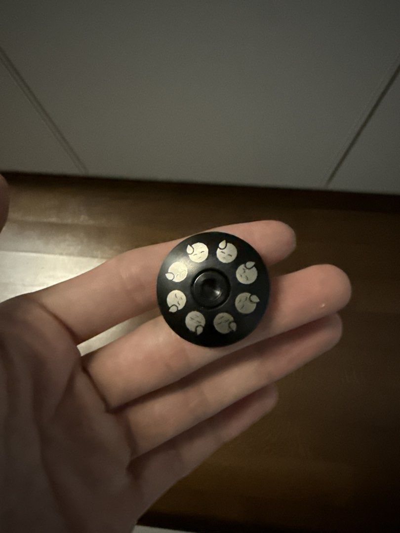 WEAPON Stem (Category: Parts & Accessories) located in Singapore. Submitted by boldocean-a172 (Listing ID 1460097854, Image 2). Description: condi 9/10 no scratches at all all screws intact lit brand new condi comes with god and famous top cap.