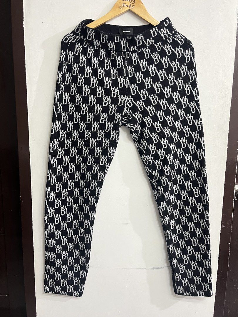 Welldone Jacquard Lounge Pants (Category: Jeans) located in Angeles City. Submitted by bstyfinds (Listing ID 1460097321, Image 1). Description: Welldone Jacquard Lounge Pants Small on tag, Waist 25-32, Length 37 Very Good Condition, Fresh From Arrival Need Wash Before Use.