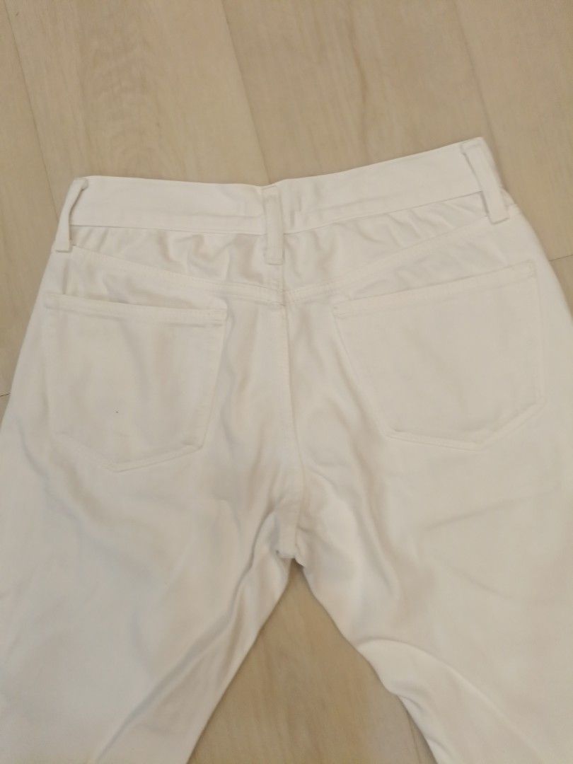 White Denim Jeans (Category: Jeans) located in Quezon City. Submitted by 2sweetie (Listing ID 1460050027, Image 3). Description: - size 27 Classic white denim jeans - Standard five-pocket design - Button and zip closure at the front - Belt loops around the waistband - Simple and versatile for any outfit - Perfect for casual wear.