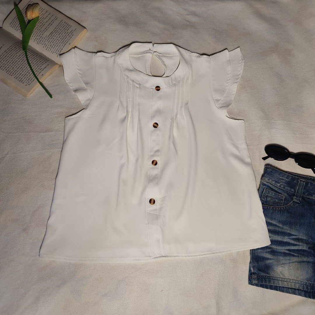 White Pleated Flutter Sleeve Button Up Blouse (Category: Blouses) located in Antipolo. Submitted by _lovedbychie (Listing ID 1460024879, Image 1). Description: White Pleated Flutter Sleeve Button Up Blouse (buttons are design only) 🌸 Size:M-L 🌸 Bust: 36" - 38" • Length: 21.5" 🌸 MOP: Gcash / Maribank 🌸 MOD: J&T / Lalamove message me for more info!.