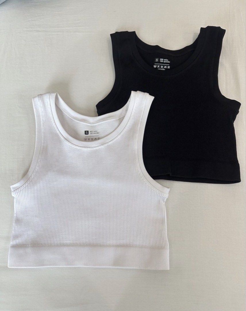 White Ribbed Halter Top (Category: Sleeveless) located in San Juan City. Submitted by keep.it.clean (Listing ID 1459992678, Image 2). Description: Ribbed material Get both for ₱350 Length 34 cm Bust 33cm helping tags: h&m, zara, bershka, cotton on, uniqlo .