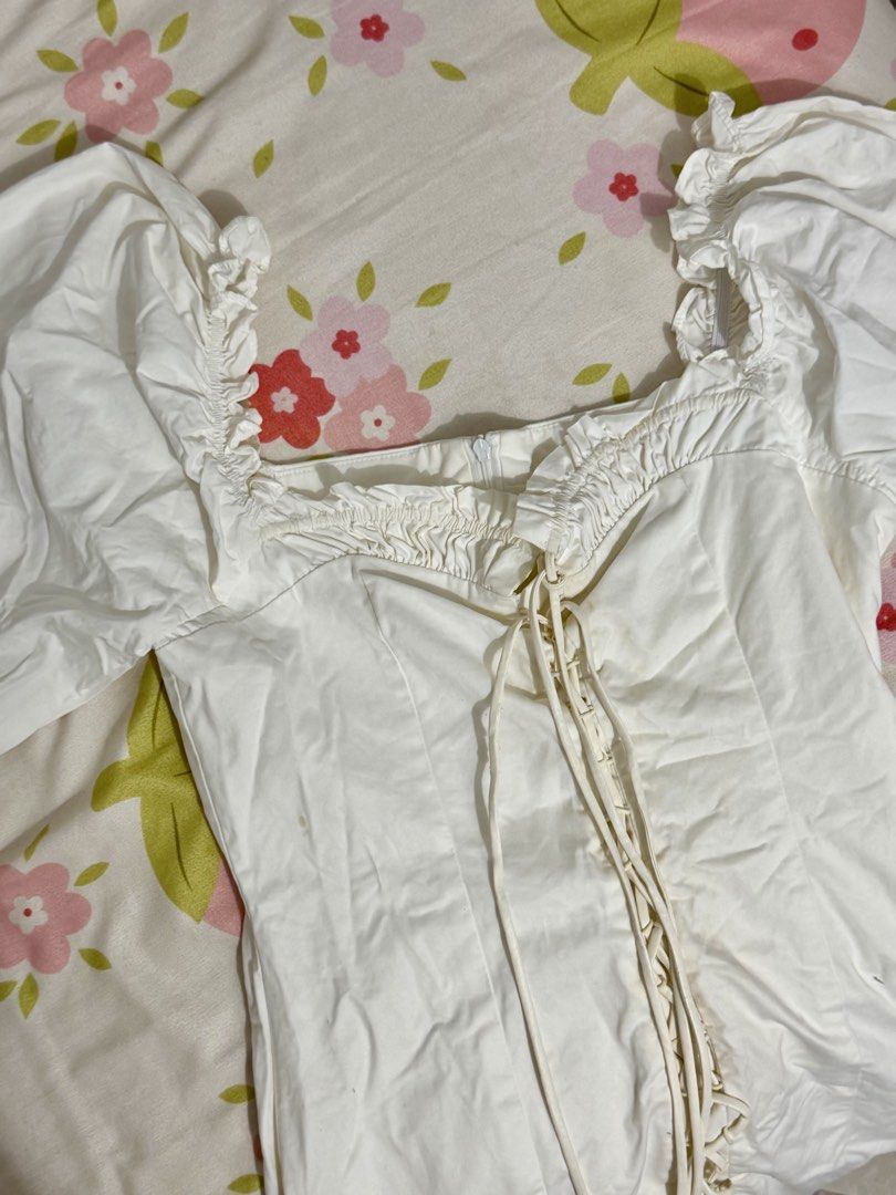 White Ruched Tie-Front Puff Shoulder Dress (Category: Dresses) located in Caloocan City. Submitted by lysomuch (Listing ID 1460086506, Image 1). Description: .