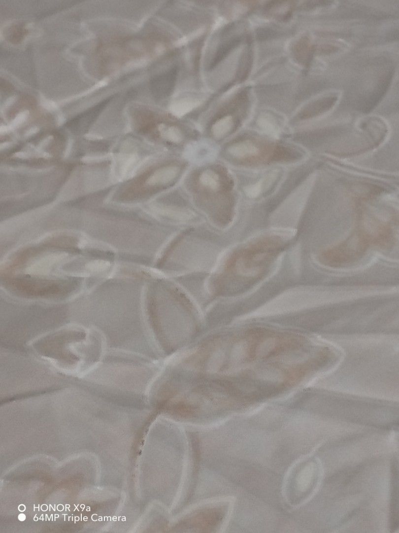 White Table Topper ( 4 Seaters) (Category: Table Linen & Textiles) located in Muntinlupa City. Submitted by arciagamaryann68 (Listing ID 1459945917, Image 3). Description: - White Table Topper - Suitable for 4-seater tables - Features a delicate floral pattern - Condition: layered_condition: 3 (Good) - Enhances dining area aesthetics.