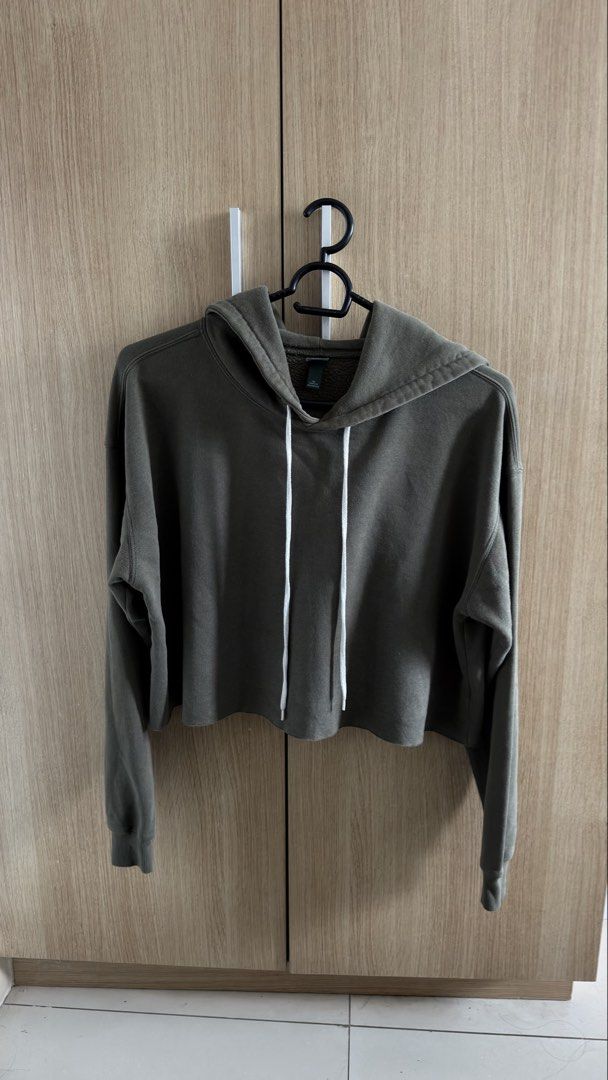 Wild Fable Hoodie (Category: Coats, Jackets and Outerwear) located in Quezon City. Submitted by wearitagain_ (Listing ID 1459906606, Image 1). Description: .