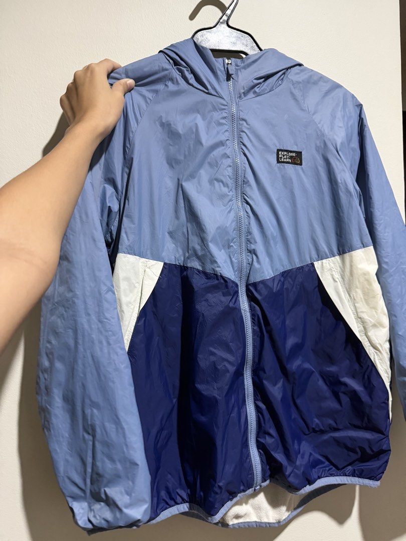 Windbreaker Jacket Blue Colorblock (Category: Coats, Jackets and Outerwear) located in Mandaluyong City. Submitted by xela.tings (Listing ID 1460017326, Image 1). Description: Colorblock design Hooded with full zip closure White fleece inner lining Can fit size XS-S (check pics for measurements).