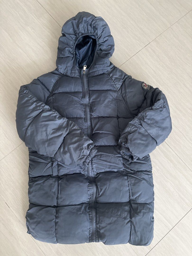 Winter jacket (Category: Babies & Kids Fashion) located in Singapore. Submitted by lyeshimei (Listing ID 1459914927, Image 1). Description: Size 160, blue winter jacket. Ptp 42cm Length 65cm.