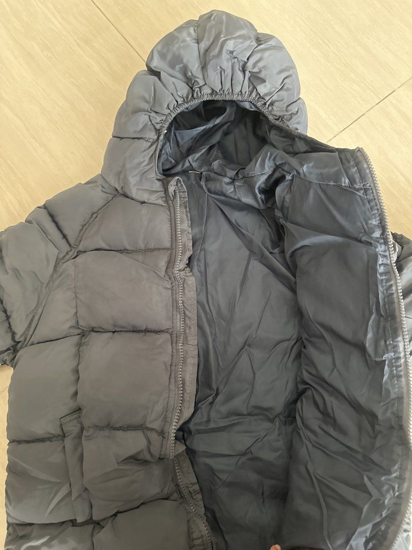 Winter jacket (Category: Babies & Kids Fashion) located in Singapore. Submitted by lyeshimei (Listing ID 1459914927, Image 2). Description: Size 160, blue winter jacket. Ptp 42cm Length 65cm.