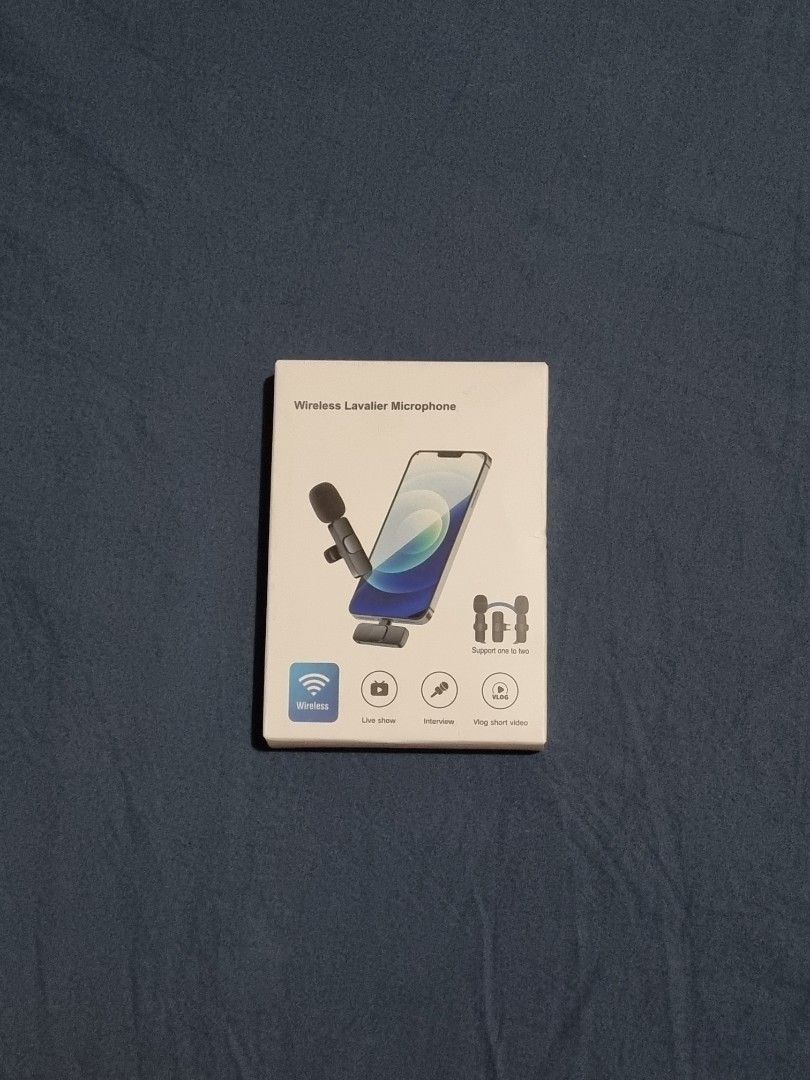 Wireless Microphone for iPhone/Android Vlogging and Voice Recording Accessories (Category: Microphones) located in Manila. Submitted by achi67 (Listing ID 1460047587, Image 2). Description: -FREE finger sleeve - USB Type C - for vlogging, interviews, and live streams - Plug and play setup - Compatible with android or apple device Bagong bago never been used RFS: Natambak lang sa drawer Meet up: Nearby Sampaloc Manila Grab/ Lalamove: SF shouldered