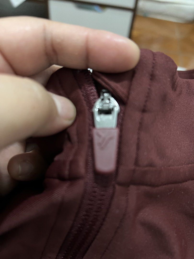 Workout Thumbhole Jacket (Category: Coats, Jackets and Outerwear) located in Quezon City. Submitted by mavcastane20554 (Listing ID 1459938049, Image 2). Description: Old Navy Active Powersoft , Go Dry Jacket Size: 2XL (slim fit) 77% polyester;22% spandex Only worn once. RFS: wrong size .