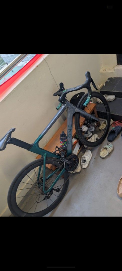 WTS java fuoco (Category: Bicycles) located in Singapore. Submitted by cayden18932 (Listing ID 1459976124, Image 1). Description: 105 R7020 ( hydraulic ) everything works perfectly fine custom painted full carbon bike no pedals have a big paint chip , NOT cracked no time to ride so I'm getting rid price negotiable any questions ask away , I don't bite pm for more pics.