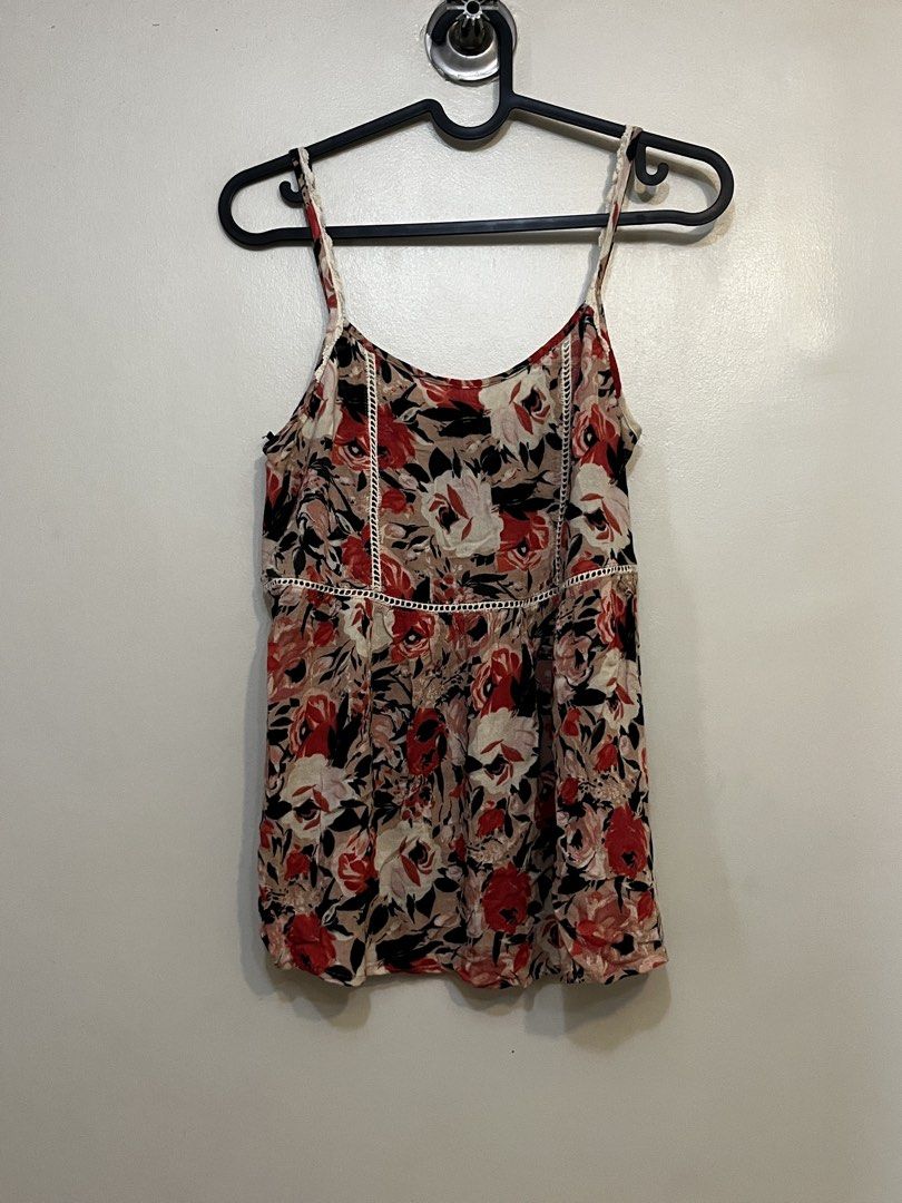 XXI Top (Category: Sleeveless) located in Quezon City. Submitted by declutteringbyjam (Listing ID 1459950838, Image 1). Description: - preloved -small -additional for sf.