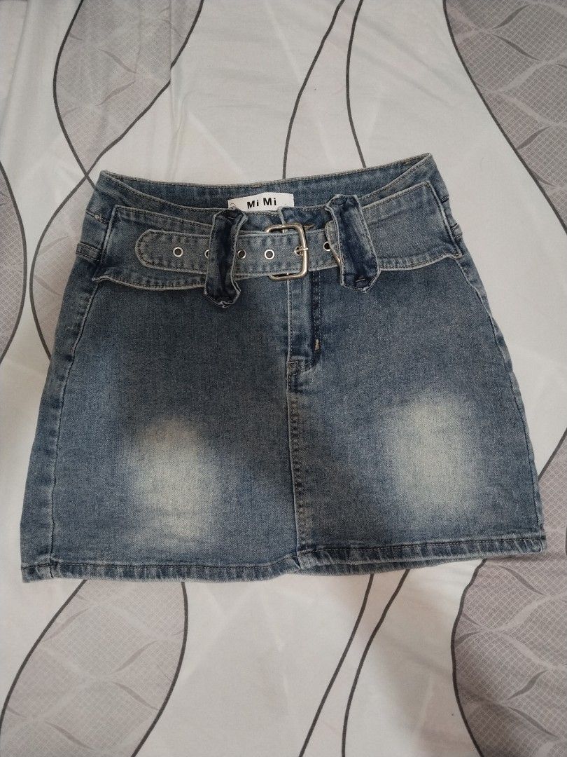 y2k belt denim skirt (Category: Skirts) located in Tarlac. Submitted by quefleur (Listing ID 1460045376, Image 1). Description: - adjustable - belt detail with a silver buckle at the waist - used this for like 3x.