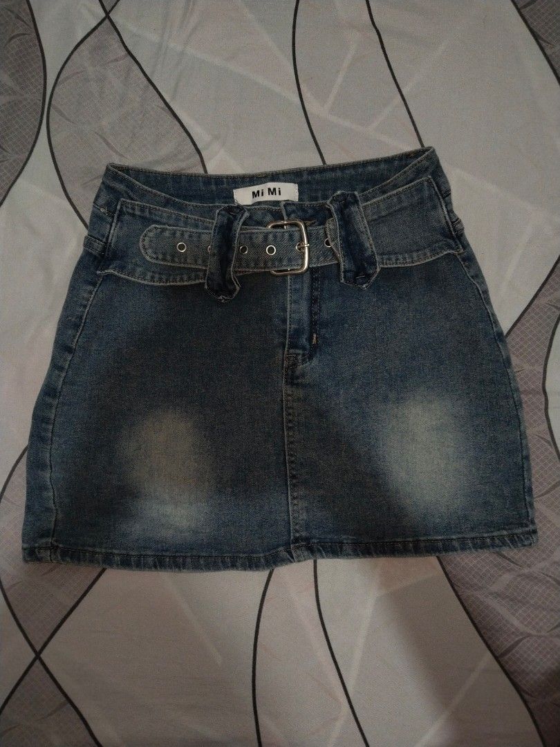 y2k belt denim skirt (Category: Skirts) located in Tarlac. Submitted by quefleur (Listing ID 1460045376, Image 2). Description: - adjustable - belt detail with a silver buckle at the waist - used this for like 3x.