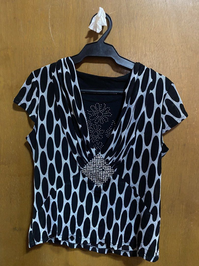 Y2K Black Gray Graphic Rhinestones Top (Category: Blouses) located in Pasig City. Submitted by rzziee (Listing ID 1459953460, Image 2). Description: Width: 15 in Length: 20 in M-L DM for when worn pics and more deets! *Color may vary due to lighting..