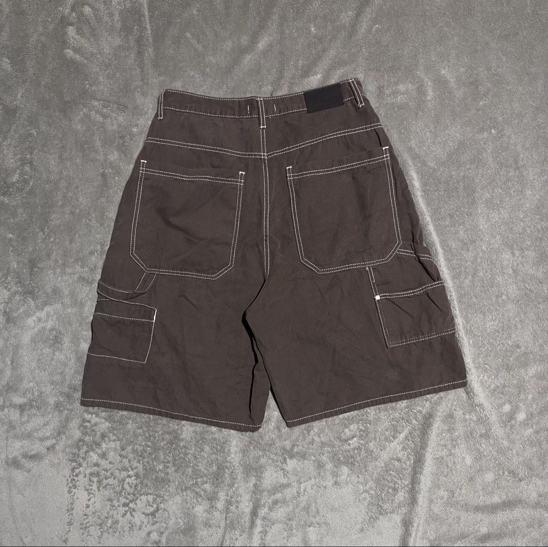 Y2K Carpenter Baggy Long Jorts (Category: Shorts) located in Davao. Submitted by batz11 (Listing ID 1460096013, Image 1). Description: Y2K CARPENTER BAGGY JORTS Condition: Excellent condition Color rate: 9.8/10 Dimensions: Size - 30 Length - 24 Hem - 14 NO ISSUE ❌ DAVAO CITY LOCATION 📍 CAN SHIP THRU J&T 🚚 DM IF INTERESTED 📥.