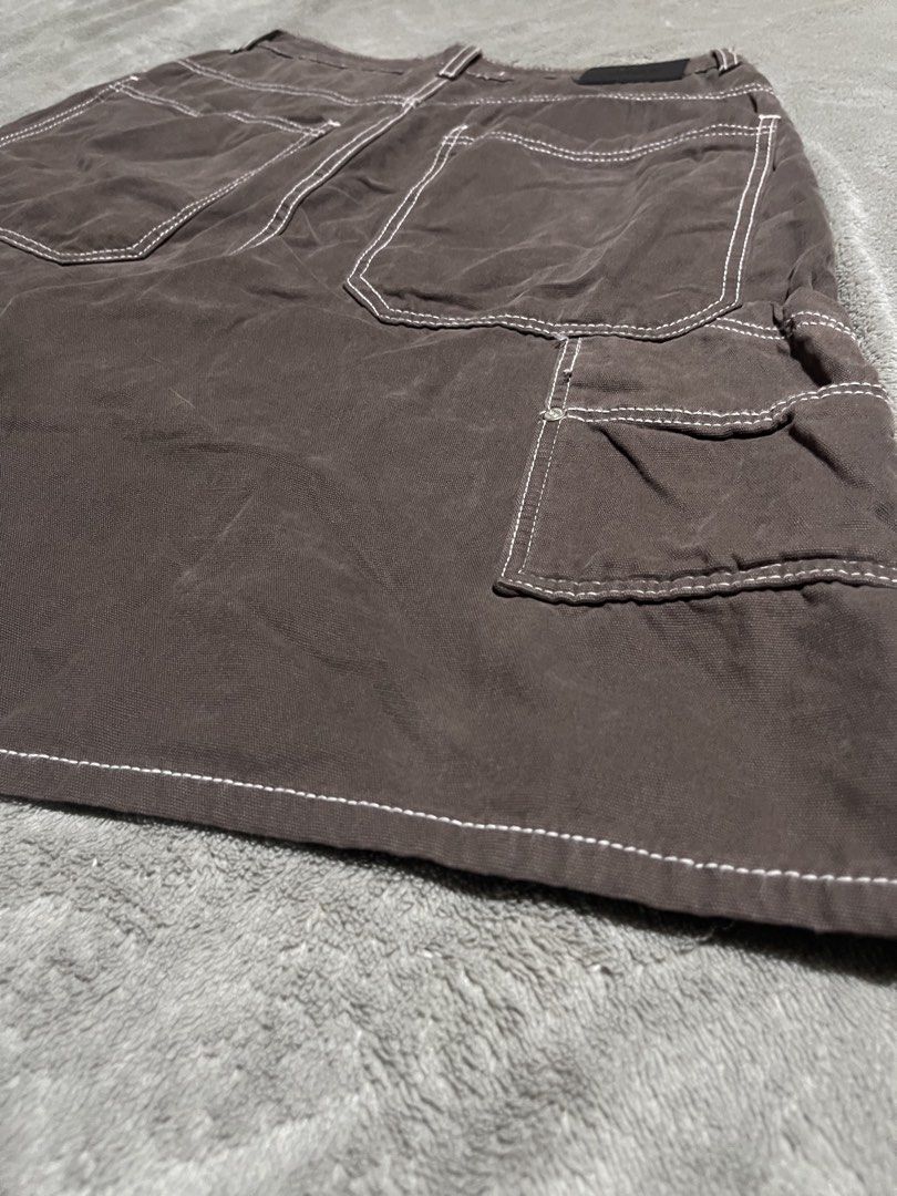 Y2K Carpenter Baggy Long Jorts (Category: Shorts) located in Davao. Submitted by batz11 (Listing ID 1460096013, Image 3). Description: Y2K CARPENTER BAGGY JORTS Condition: Excellent condition Color rate: 9.8/10 Dimensions: Size - 30 Length - 24 Hem - 14 NO ISSUE ❌ DAVAO CITY LOCATION 📍 CAN SHIP THRU J&T 🚚 DM IF INTERESTED 📥.