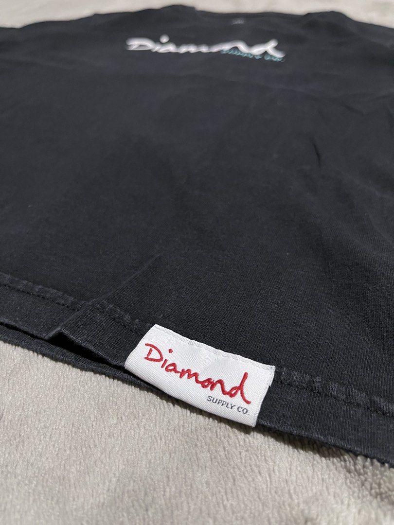 Y2K Diamond Supply Co. tee/ shirt (Category: Tshirts & Polo Shirts ) located in Davao. Submitted by batz11 (Listing ID 1460089617, Image 2). Description: DIAMOND SUPPLY SHIRT Condition: Good condition Color rate: 9/10 Dimensions: 19 x 24 19 width/ 24 length Issue: Crackprints (check photos for reference) DAVAO CITY LOCATION📍 CAN SHIP THRU JNT 🚚 DM IF INTERESTED 📥 .